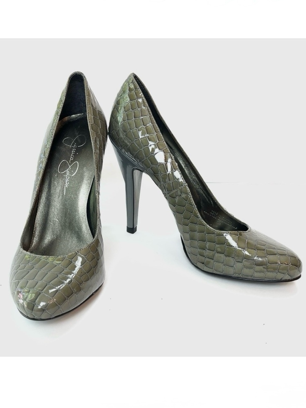 JESSICA SIMPSON GRAY CROCO HEELS